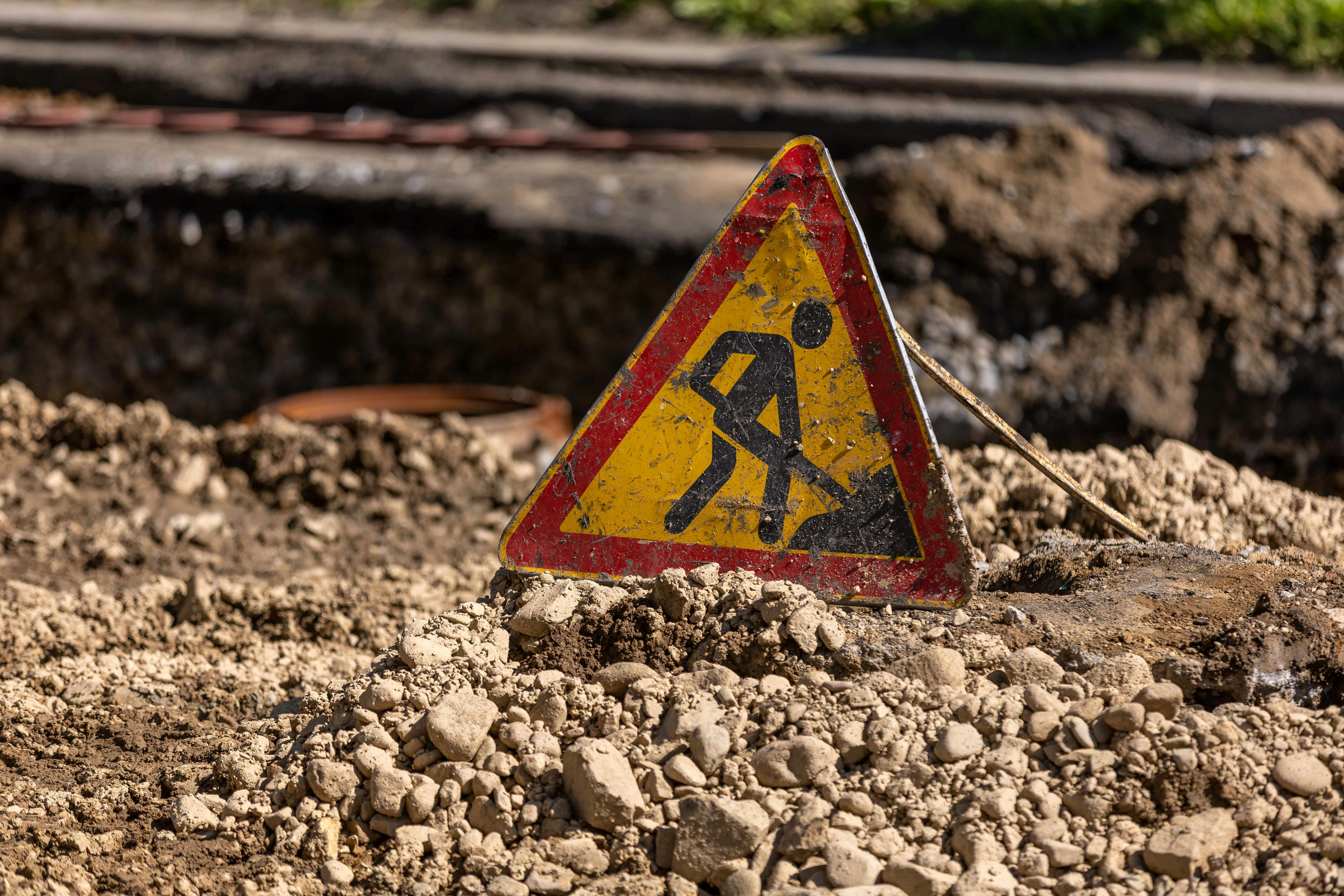 Construction site safety sign at an active Hamerkop roadworks project